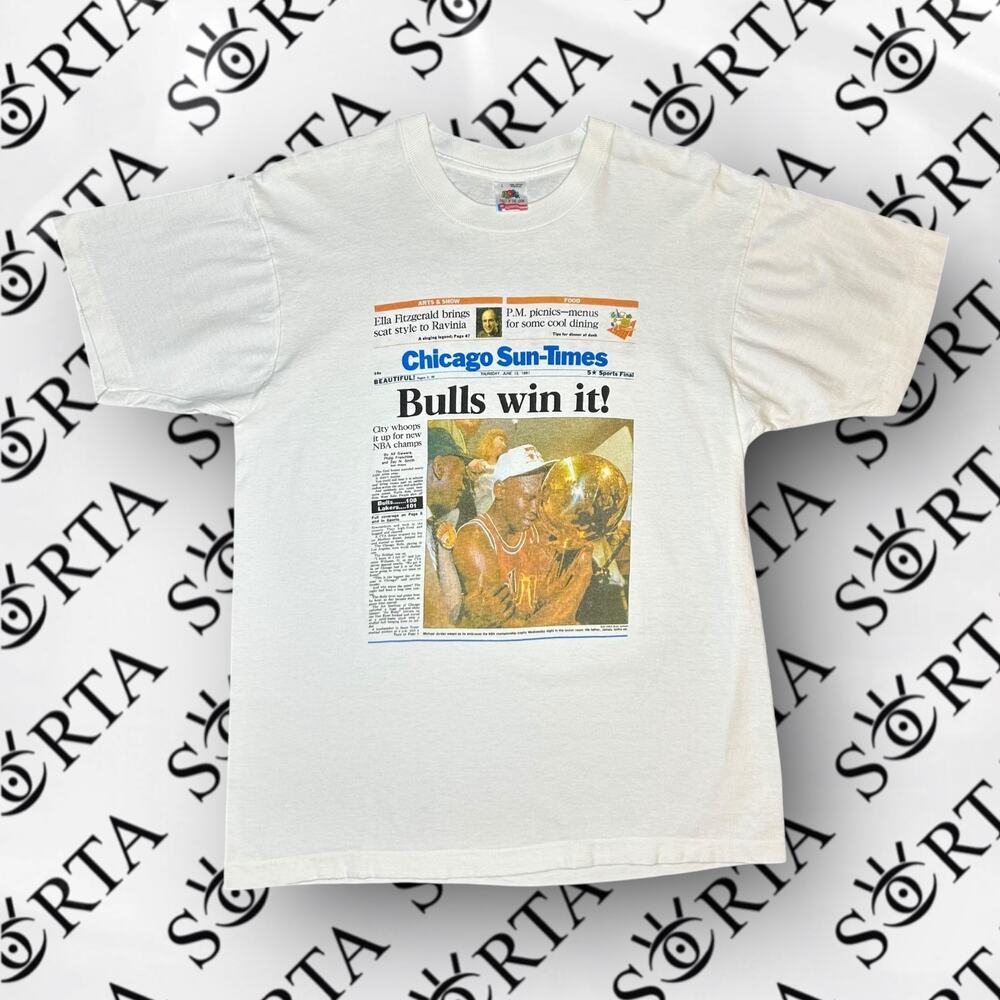 VTG 1990s NBA Championship Chicago Bulls Michael Jordan Newspaper Print T-Shirt